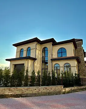 Satılır həyət evi 600 m²
