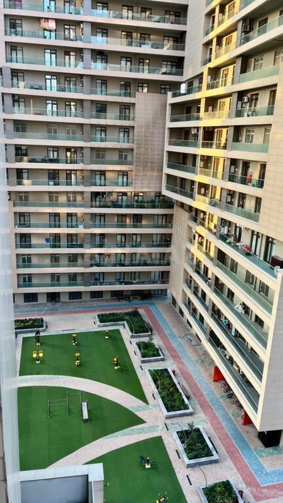 Kirayə verilir 3 otaqlı mənzil 148 m²