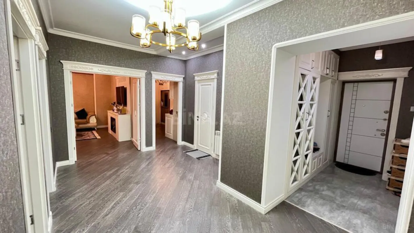 Kirayə verilir 3 otaqlı mənzil 148 m²