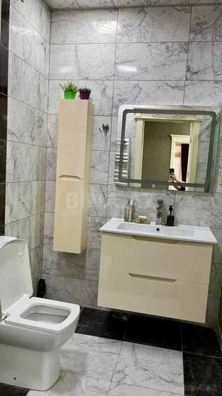Kirayə verilir 3 otaqlı mənzil 148 m²
