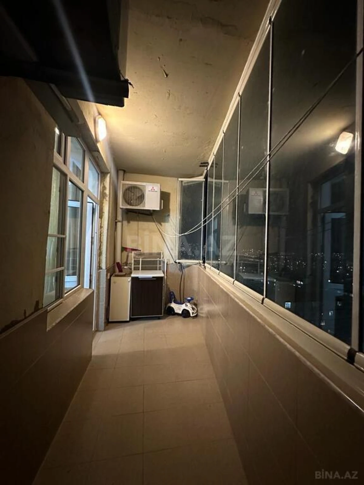 Satılır 3 otaqlı mənzil 145 m²
