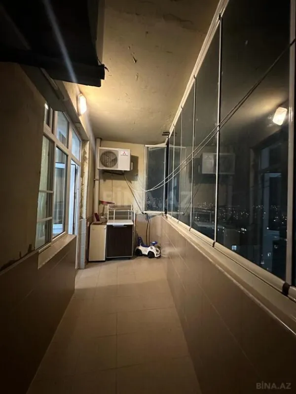 Satılır 3 otaqlı mənzil 145 m²