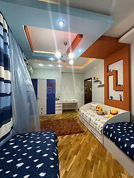 Satılır 3 otaqlı mənzil 145 m²