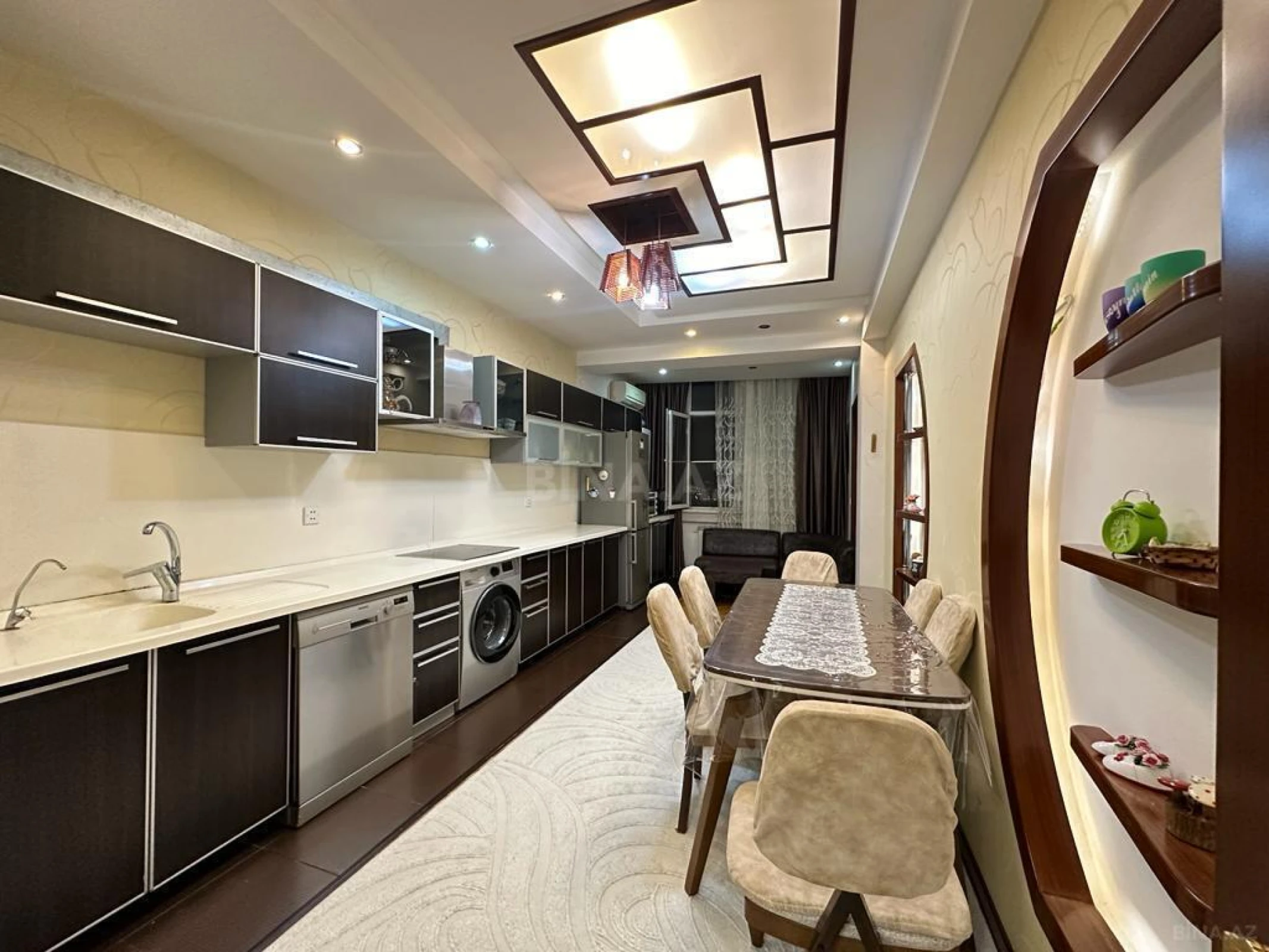 Satılır 3 otaqlı mənzil 145 m²