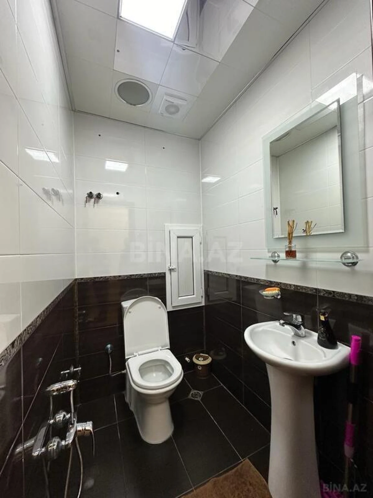 Satılır 3 otaqlı mənzil 145 m²