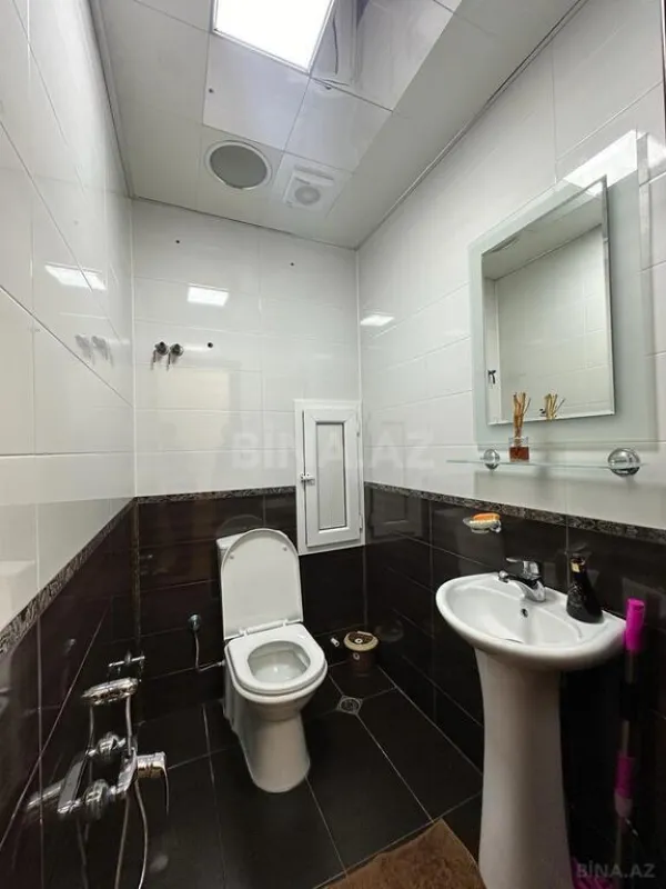 Satılır 3 otaqlı mənzil 145 m²