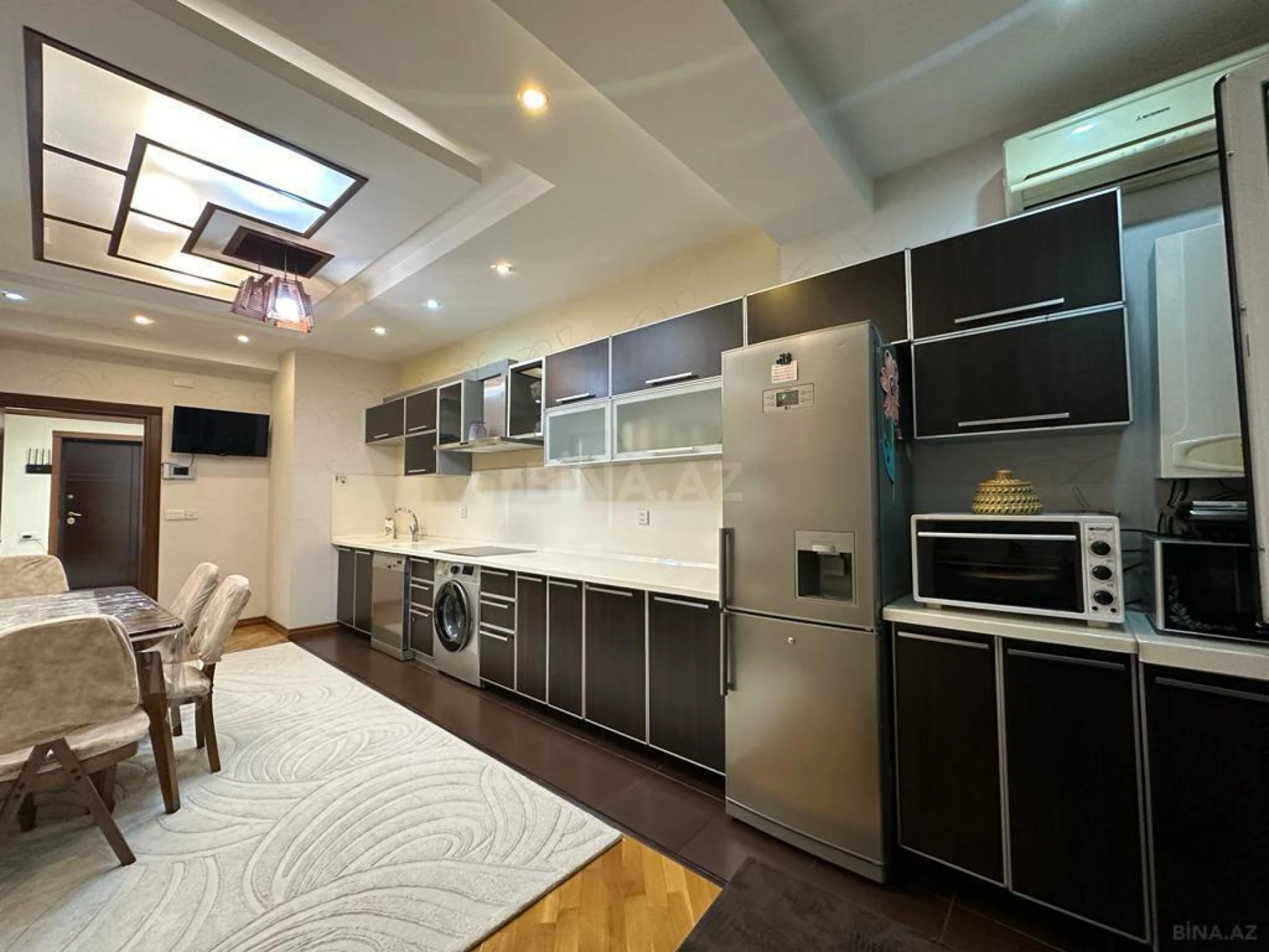 Satılır 3 otaqlı mənzil 145 m²