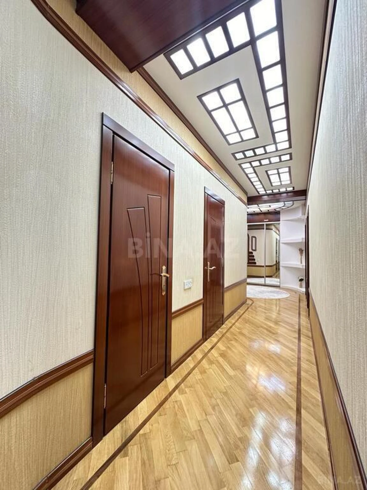 Satılır 3 otaqlı mənzil 145 m²