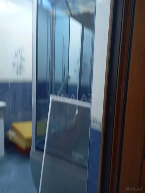 Satılır 4 otaqlı mənzil 180 m²