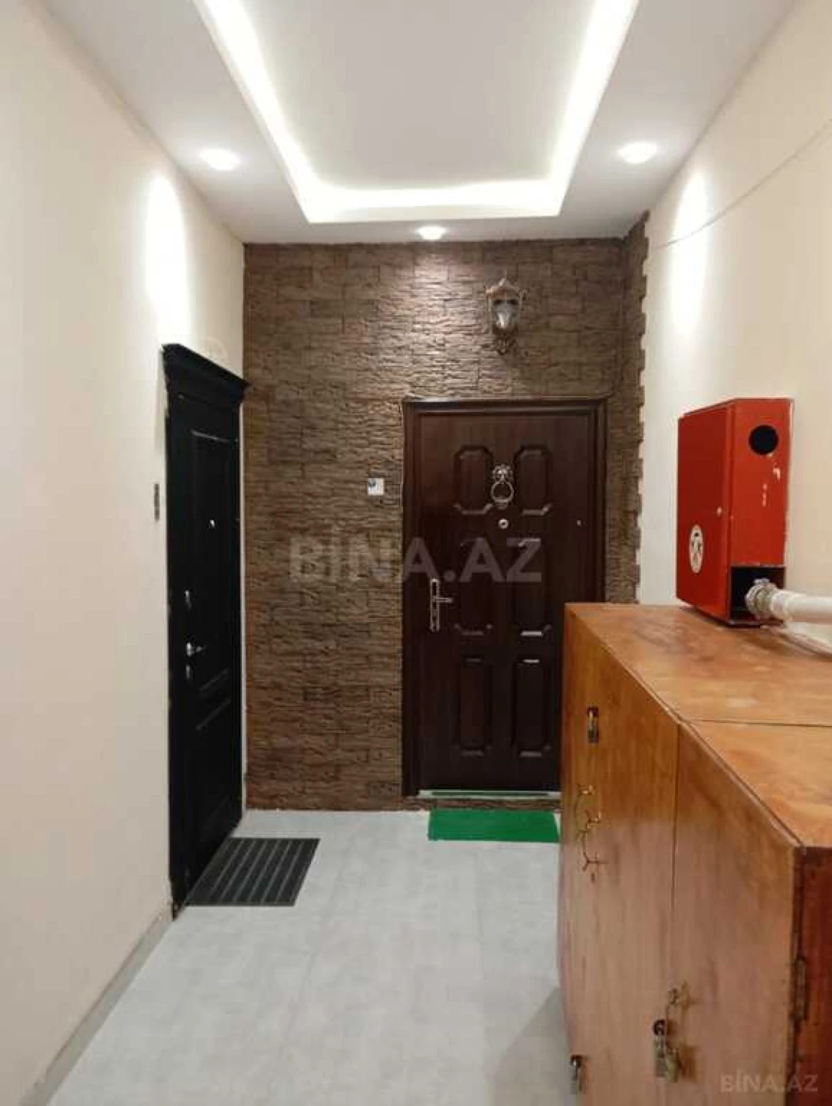 Satılır 4 otaqlı mənzil 180 m²