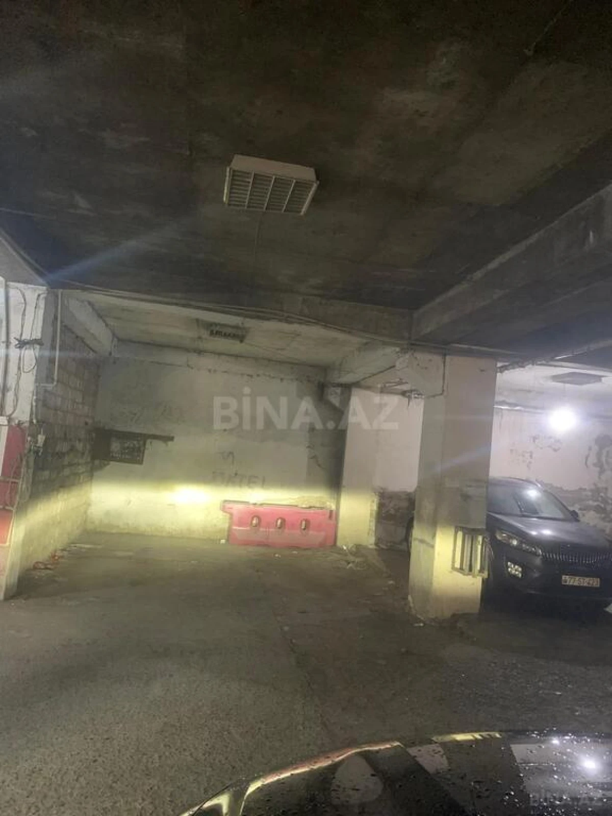 Satılır 4 otaqlı mənzil 180 m²