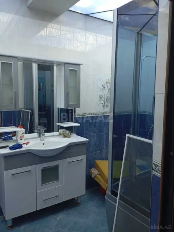 Satılır 4 otaqlı mənzil 180 m²