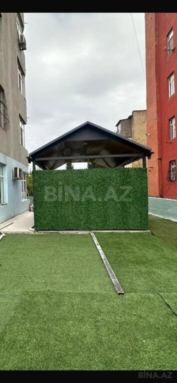 Satılır 4 otaqlı mənzil 180 m²