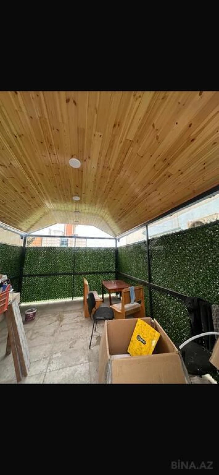 Satılır 4 otaqlı mənzil 180 m²