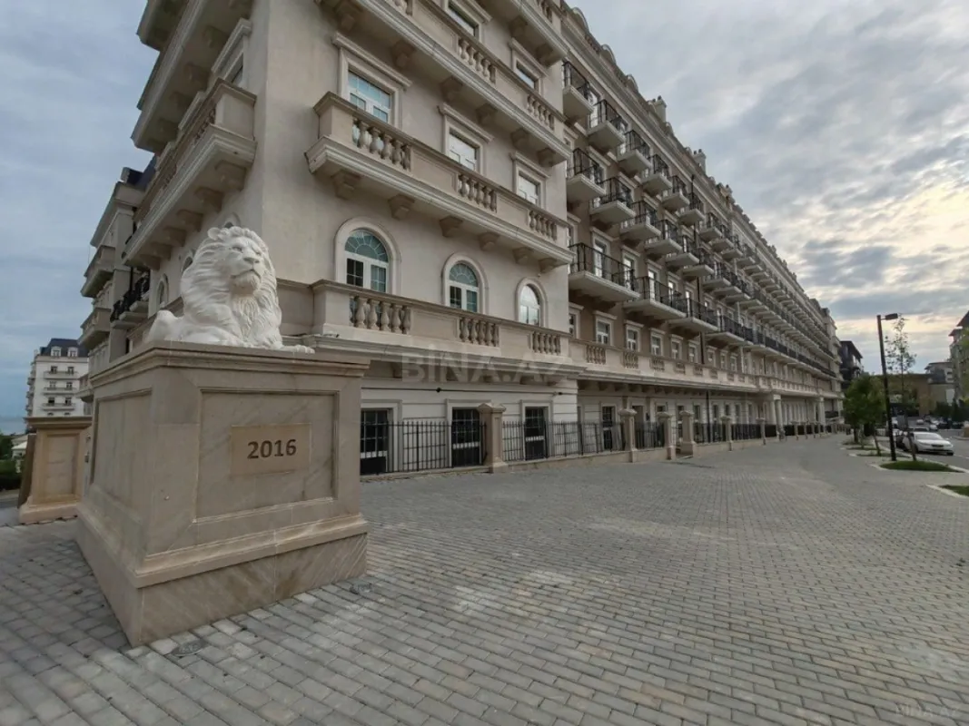 Kirayə verilir 4 otaqlı mənzil 160 m²