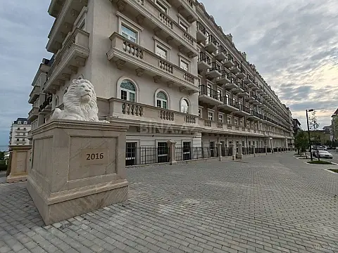 Kirayə verilir 4 otaqlı mənzil 160 m²