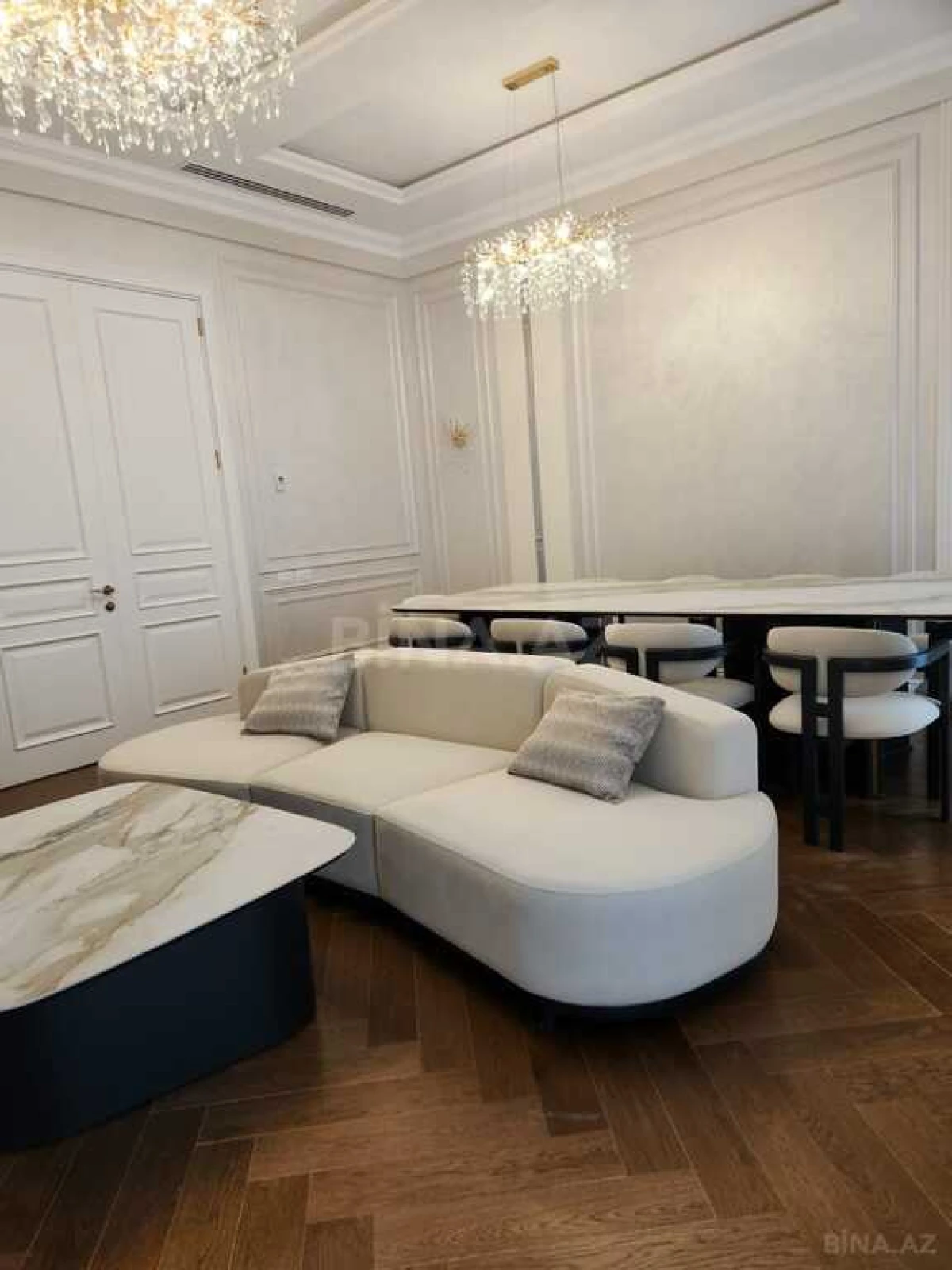 Kirayə verilir 4 otaqlı mənzil 160 m²