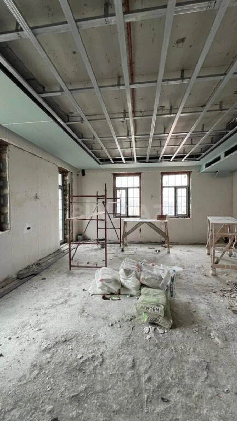 Satılır 5 otaqlı mənzil 250 m²