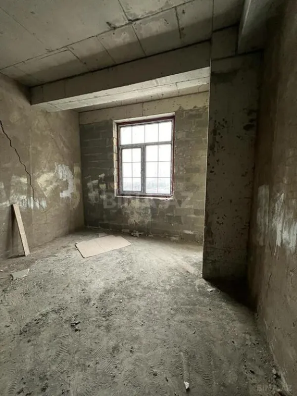 Satılır 5 otaqlı mənzil 250 m²