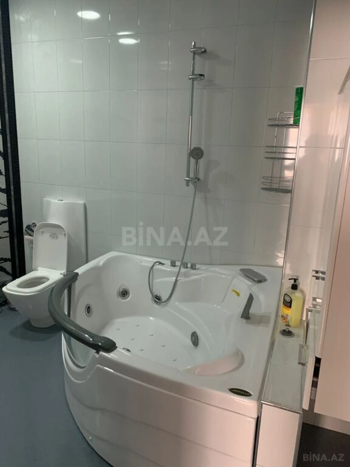 Satılır 3 otaqlı mənzil 125 m²