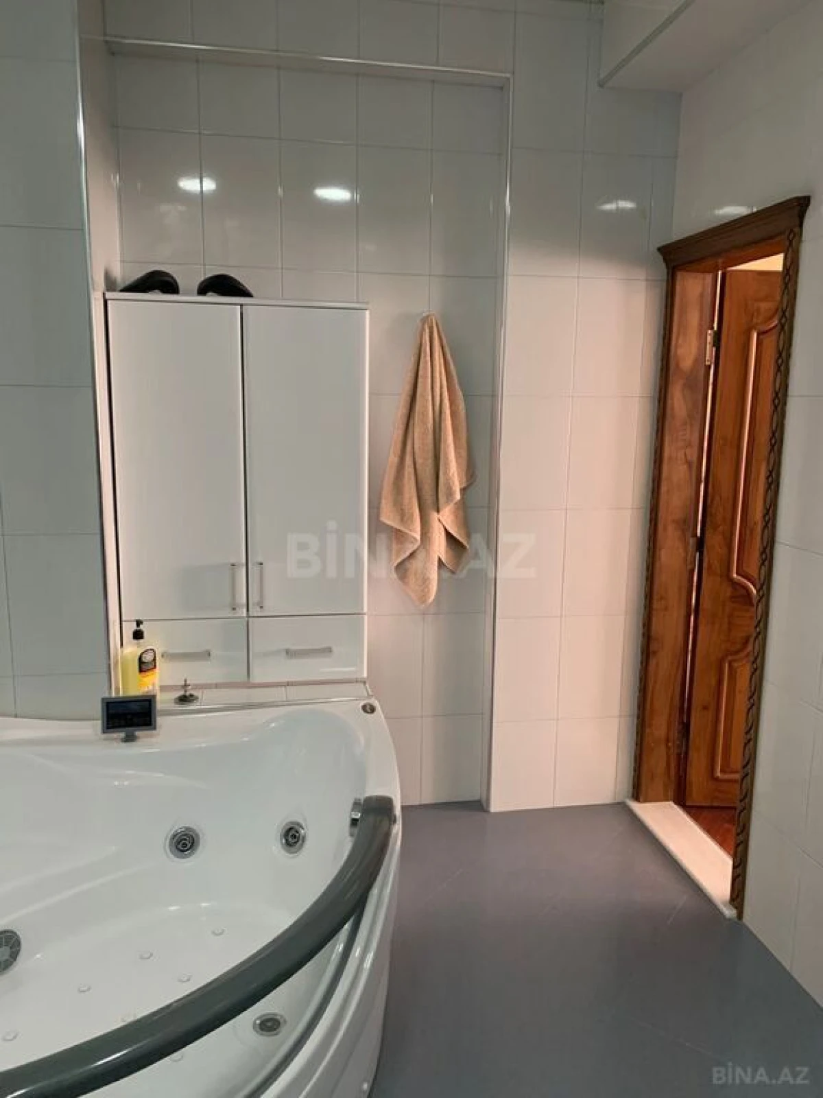 Satılır 3 otaqlı mənzil 125 m²
