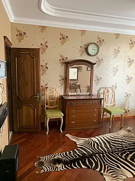 Satılır 3 otaqlı mənzil 125 m²