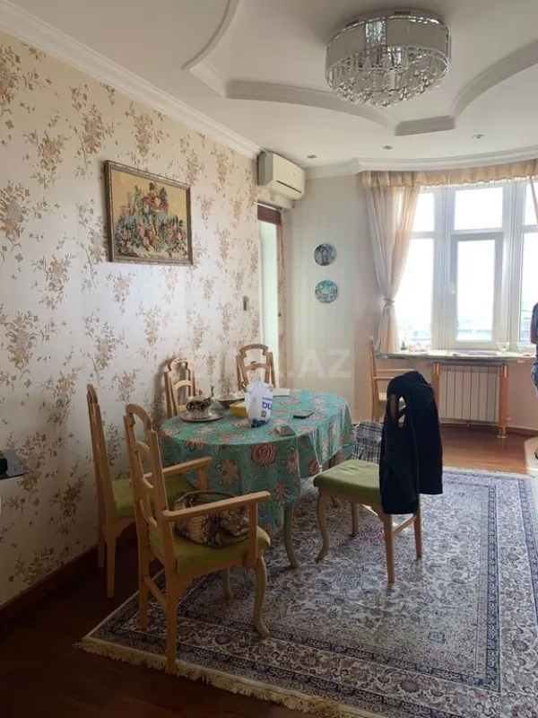 Satılır 3 otaqlı mənzil 125 m²