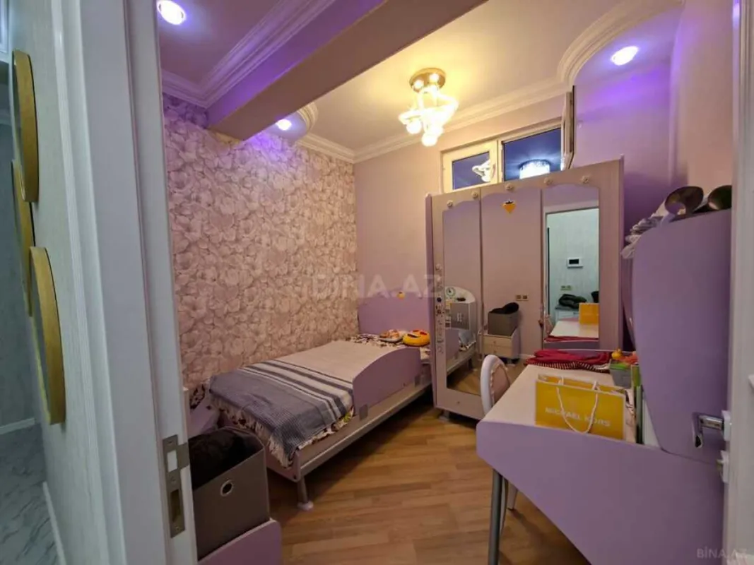 Satılır 3 otaqlı mənzil 103 m²