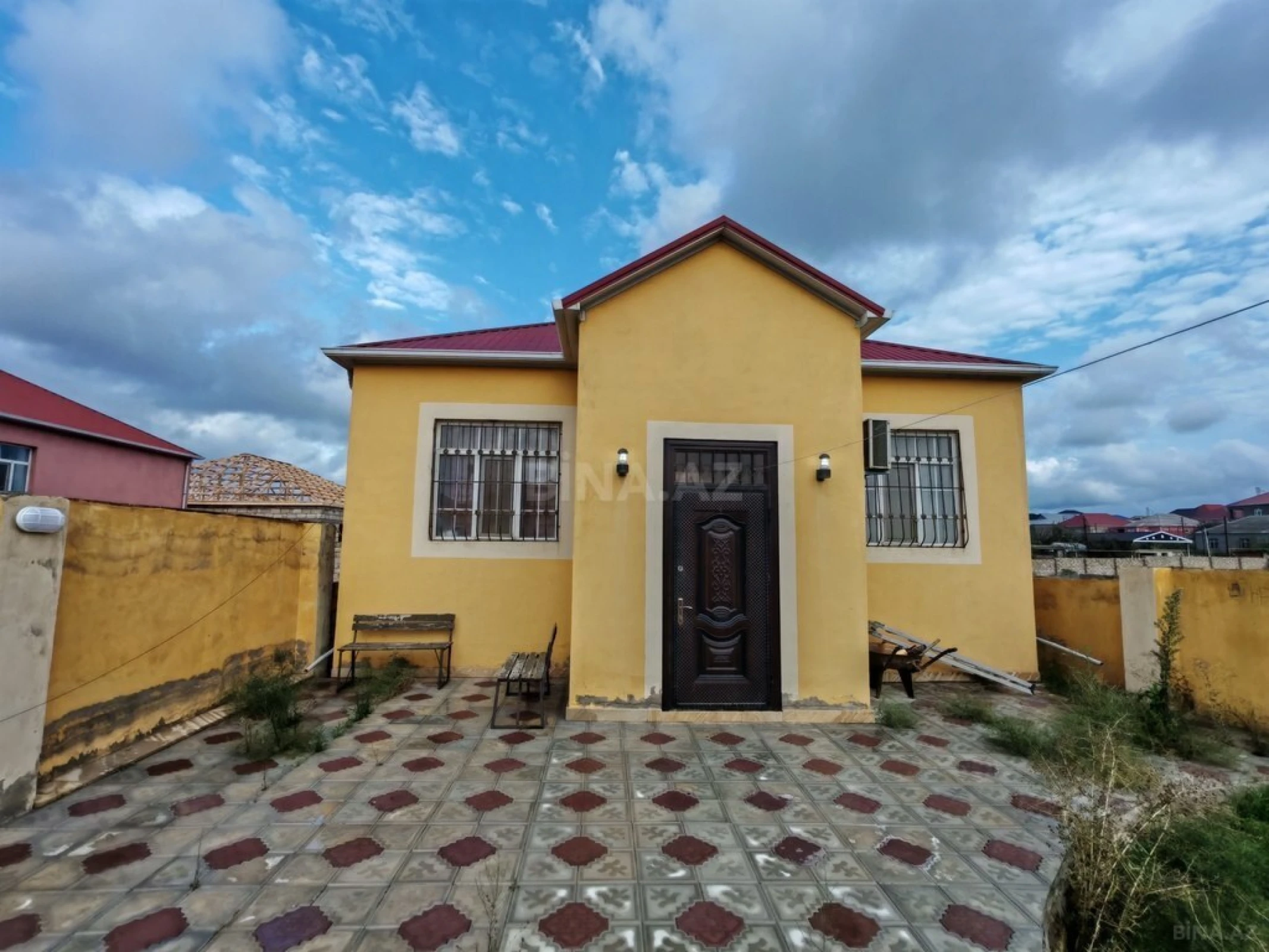 Satılır 4 otaqlı həyət evi 130 m²