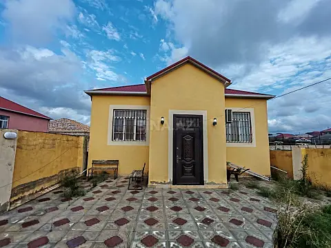 Satılır 4 otaqlı həyət evi 130 m² — Bakı 4 otaq 130.00 m²