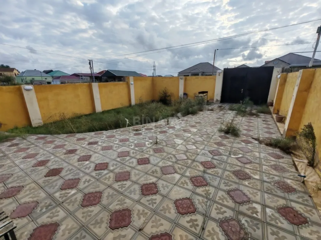 Satılır 4 otaqlı həyət evi 130 m²