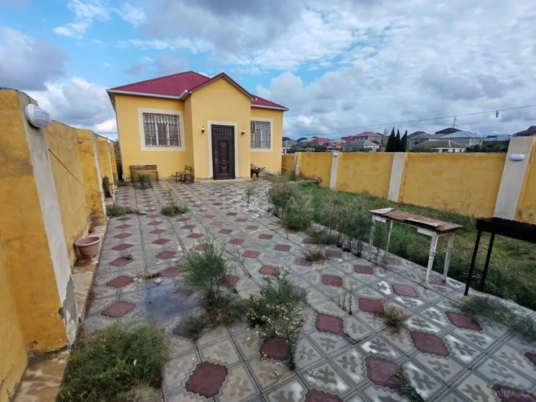 Satılır 4 otaqlı həyət evi 130 m²