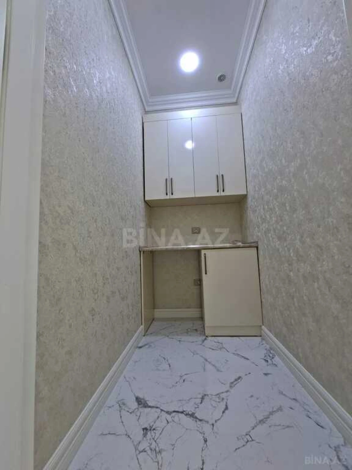 Satılır 3 otaqlı mənzil 137 m²