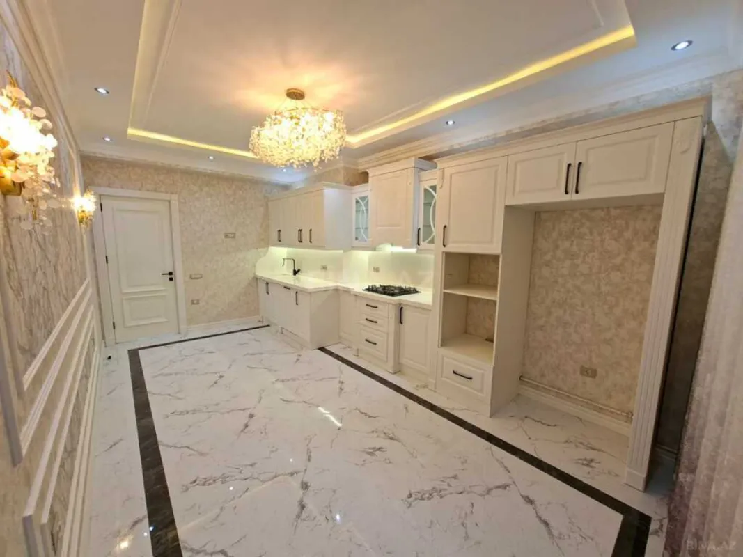 Satılır 3 otaqlı mənzil 137 m²