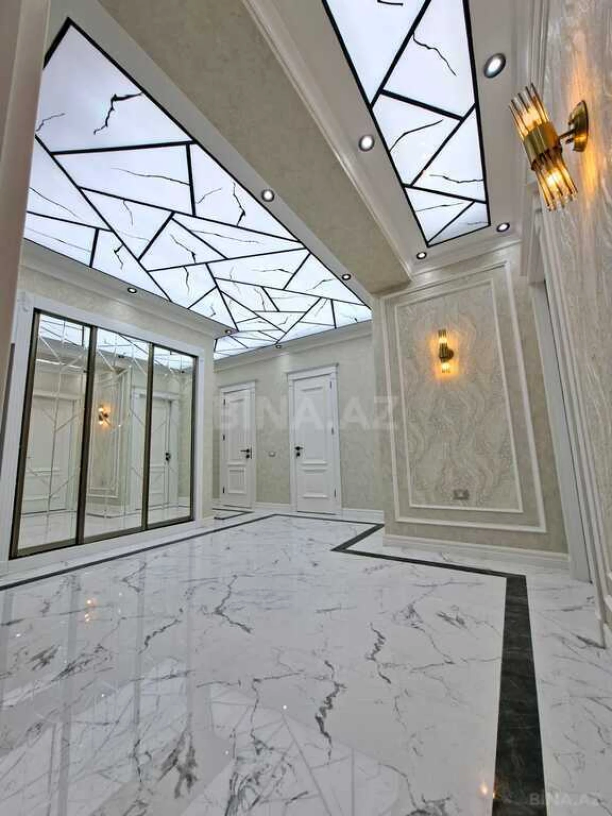 Satılır 3 otaqlı mənzil 137 m²