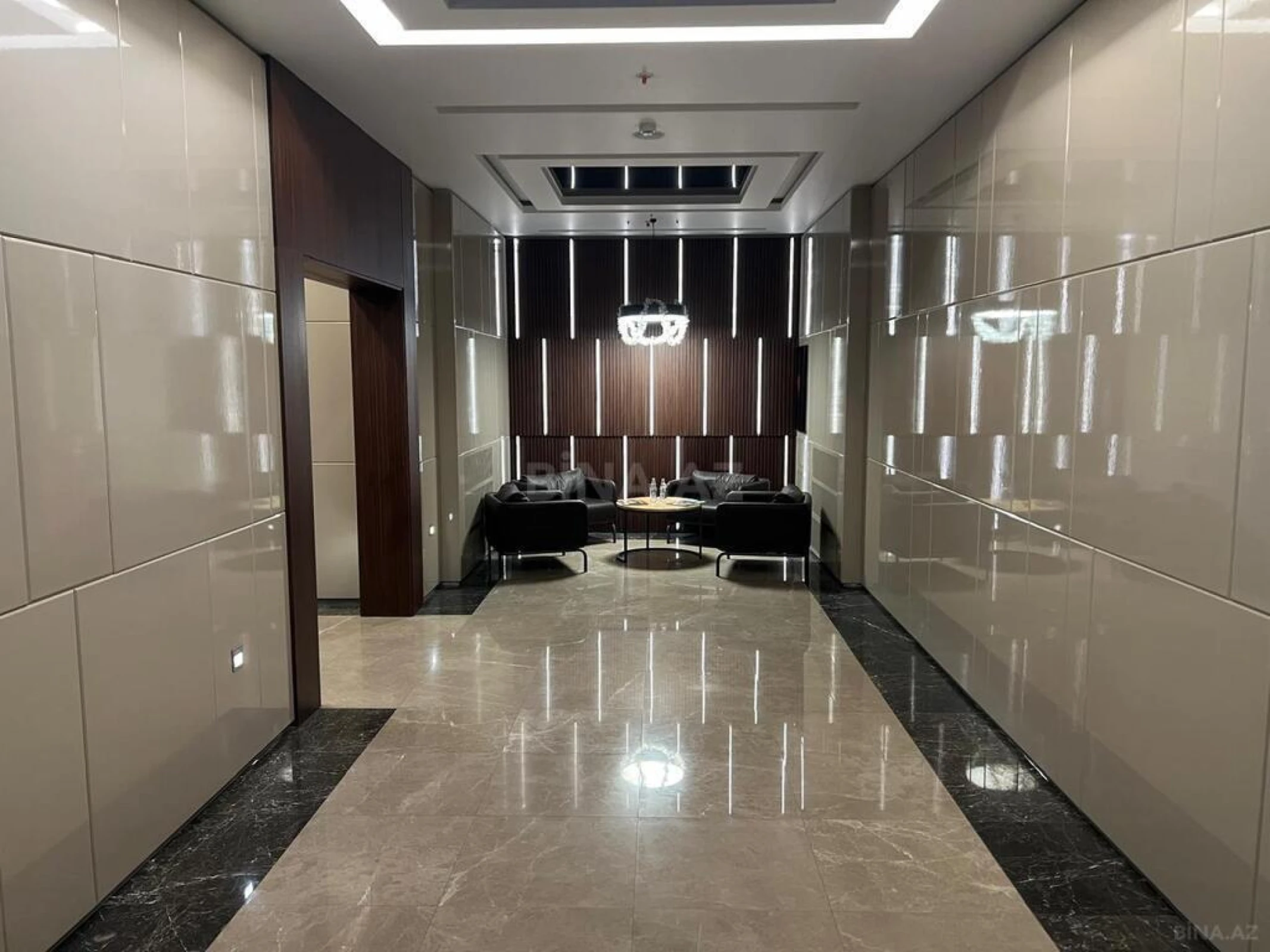 Satılır 4 otaqlı mənzil 190 m²