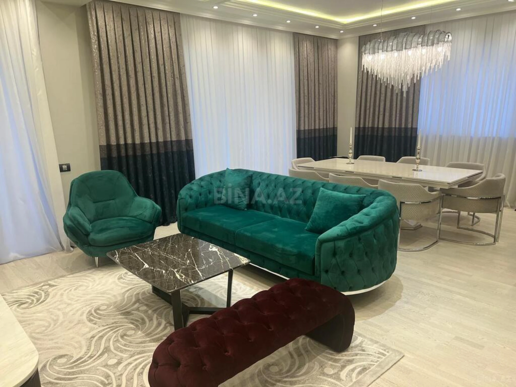 Satılır 4 otaqlı mənzil 190 m²