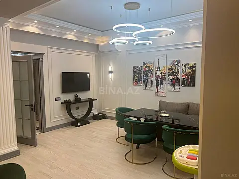 Satılır 4 otaqlı mənzil 190 m²