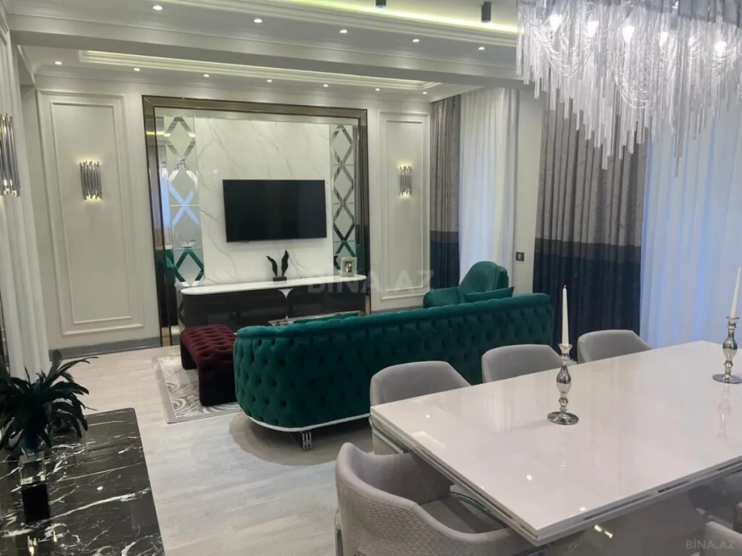 Satılır 4 otaqlı mənzil 190 m²