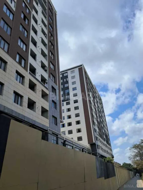 Satılır 3 otaqlı mənzil 146 m²