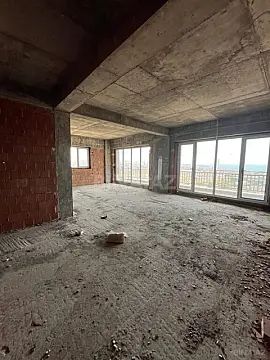 Satılır 5 otaqlı mənzil 220 m²