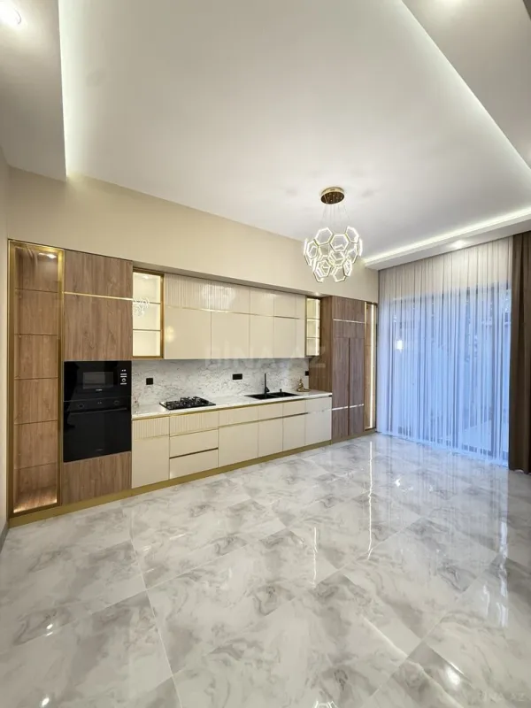Satılır 4 otaqlı həyət evi 200 m²