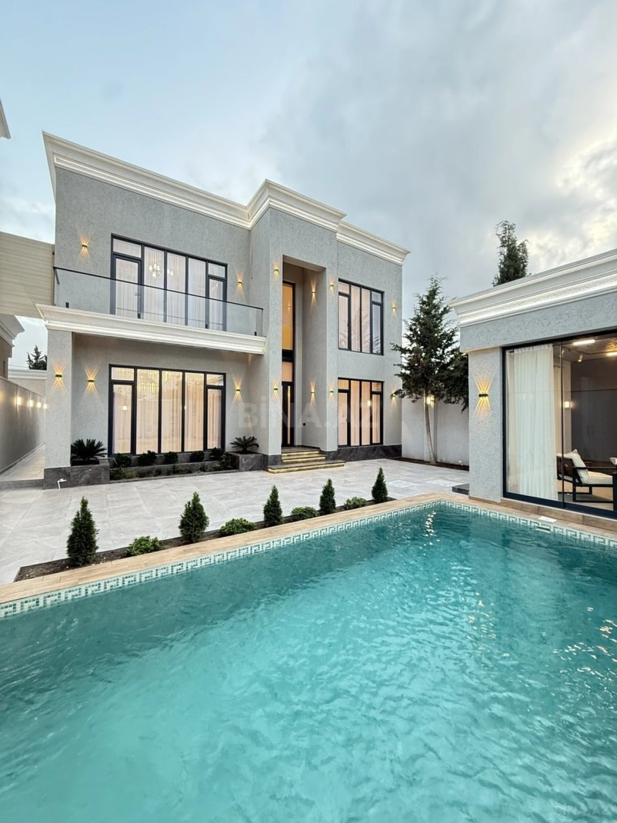 Satılır 4 otaqlı həyət evi 200 m²