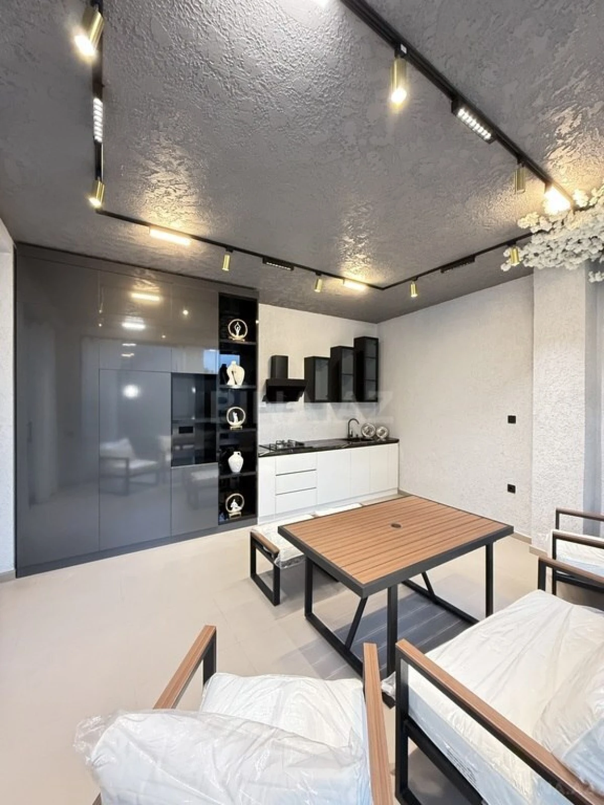 Satılır 4 otaqlı həyət evi 200 m²