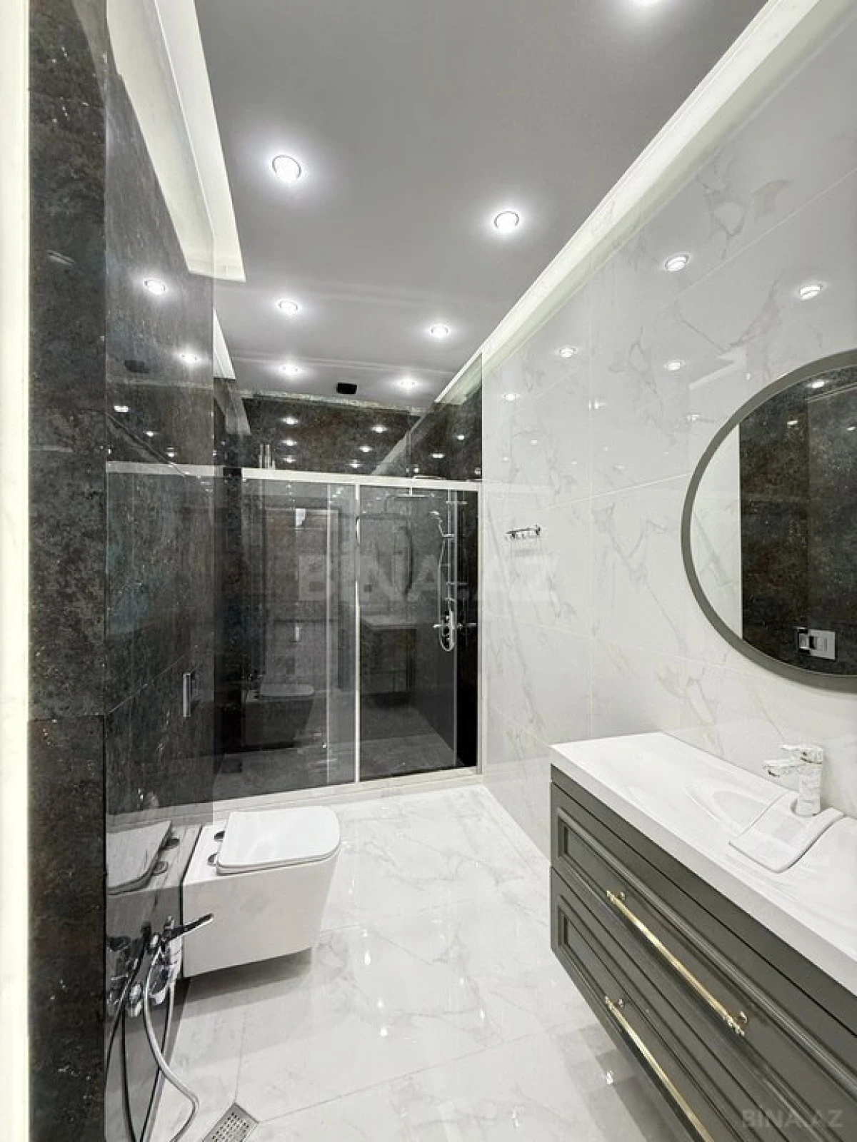 Satılır 4 otaqlı həyət evi 200 m²