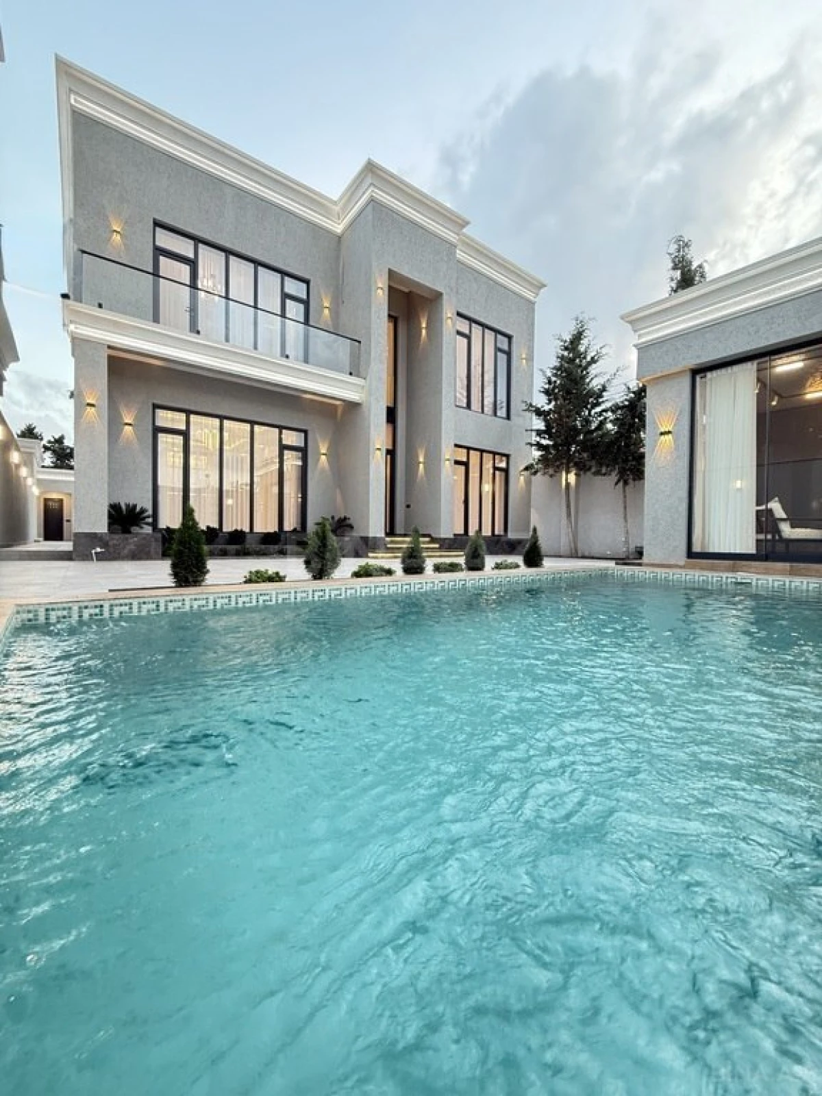 Satılır 4 otaqlı həyət evi 200 m²