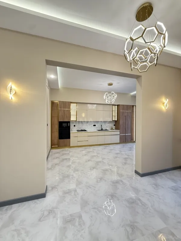 Satılır 4 otaqlı həyət evi 200 m²