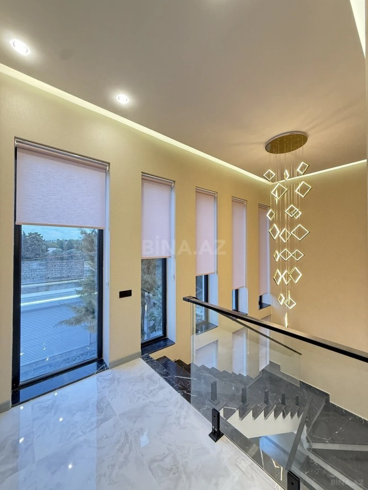 Satılır 4 otaqlı həyət evi 200 m²