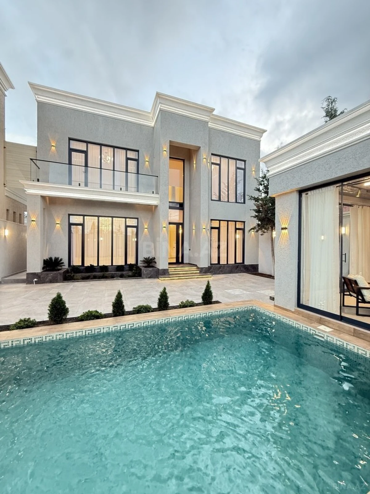 Satılır 4 otaqlı həyət evi 200 m²