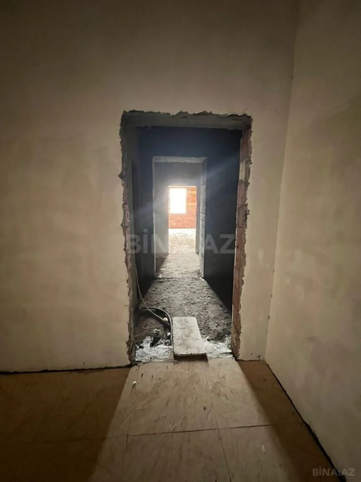 Satılır 4 otaqlı mənzil 186 m²